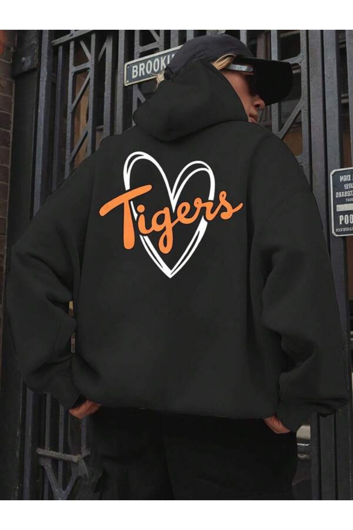 Tigers Kalp Baskılı Unisex Sweatshirt - Siyah