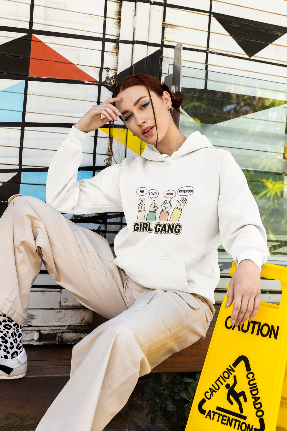 Konforun Zirvesi! Sweatshirt Hoodie Rahat Kalıp ve Pozitif Baskı - Beyaz